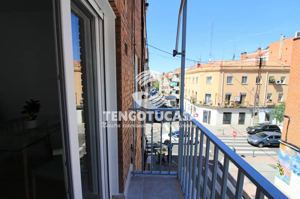 Außenansicht von Wohnung zum Verkauf in Madrid mit Klimaanlage, Heizung und Terrasse