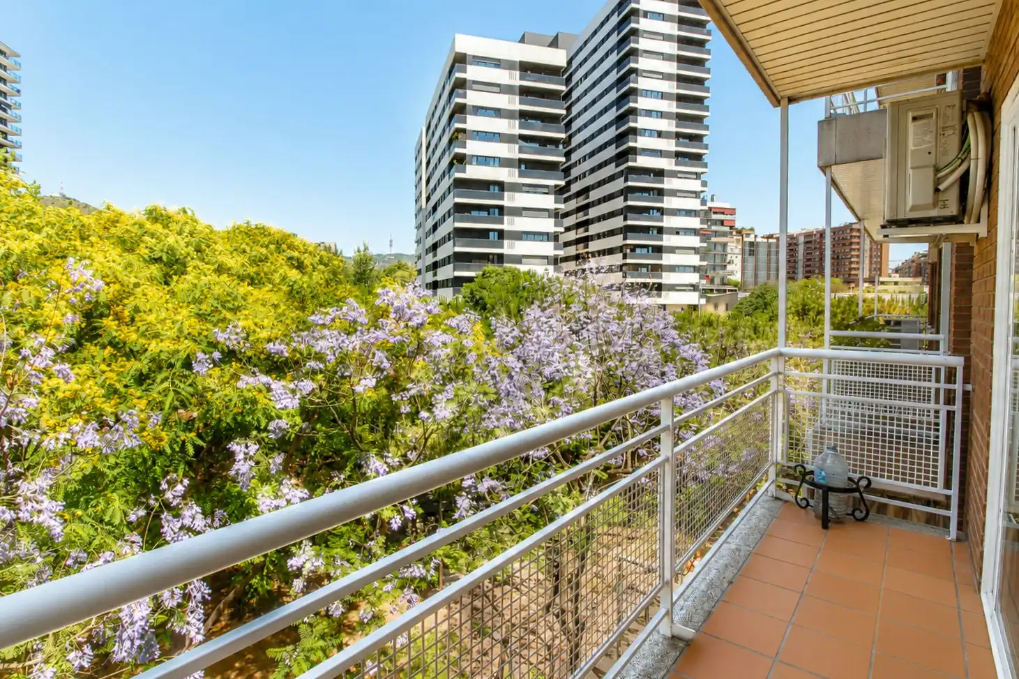 Balcony of Duplexes for sale in L'Hospitalet de Llobregat  with Air Conditioner, Heating and Terrace