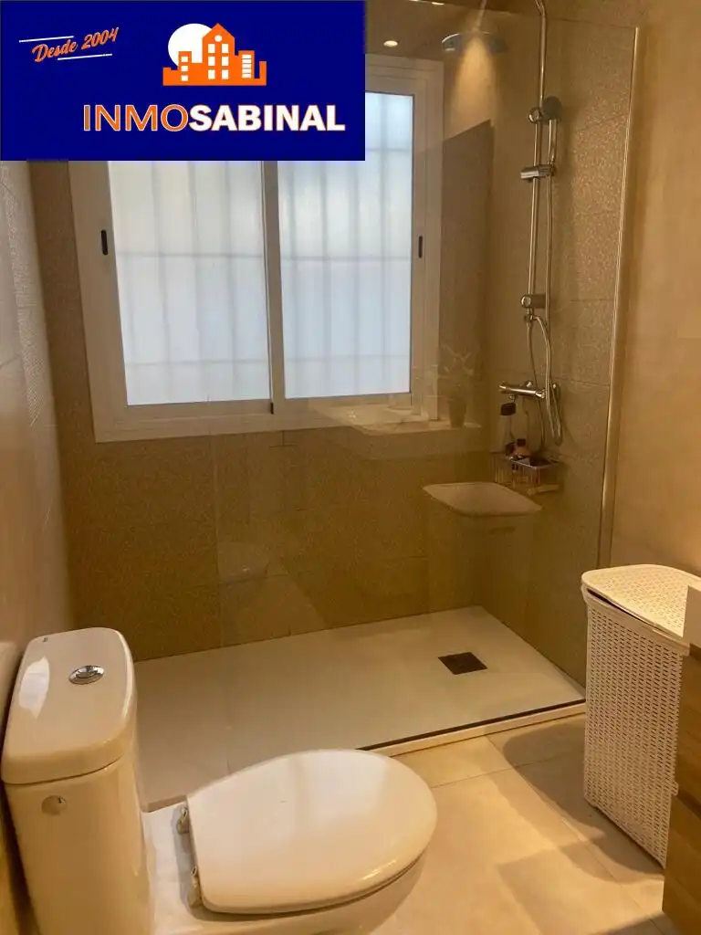 Baño de Casa o chalet en venta en Roquetas de Mar con Aire acondicionado, Jardín privado y Piscina