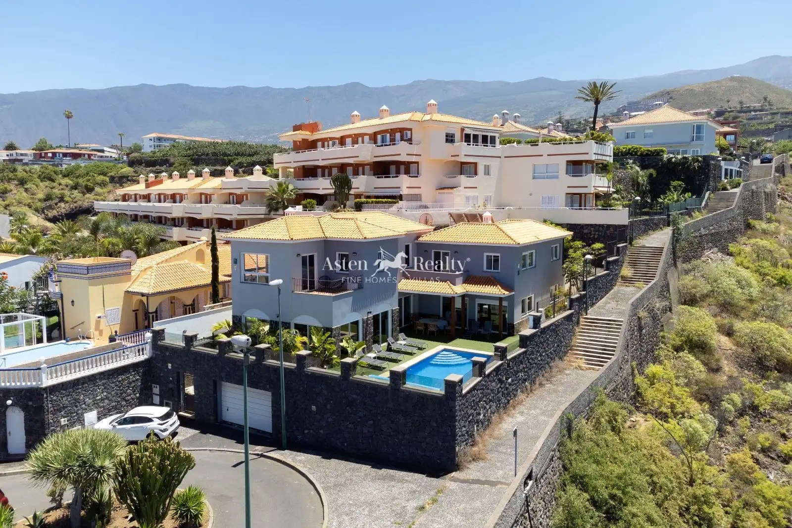 Houses for sale in De La Lancha, Playa Jardín