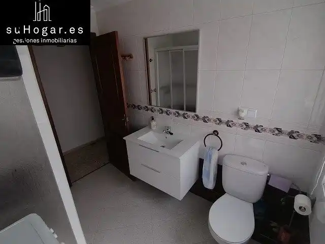 Bany de Pis de lloguer en Badajoz amb Aire condicionat, Moblat i Alarma