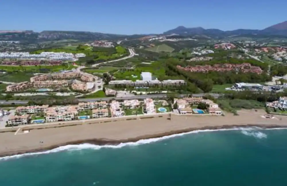 Vista exterior de Apartamento en venta en Casares con Aire acondicionado, Terraza y Piscina