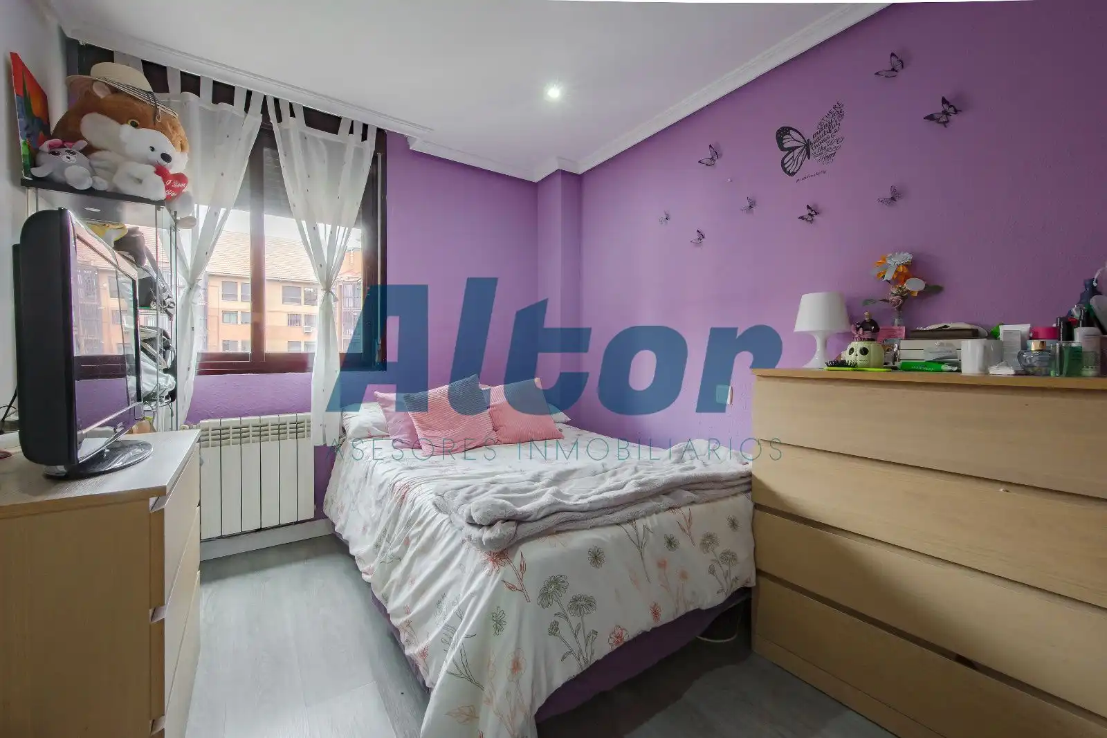 Bedroom of Flat for sale in Madrid  with Air Conditioner, Heating and Storage room