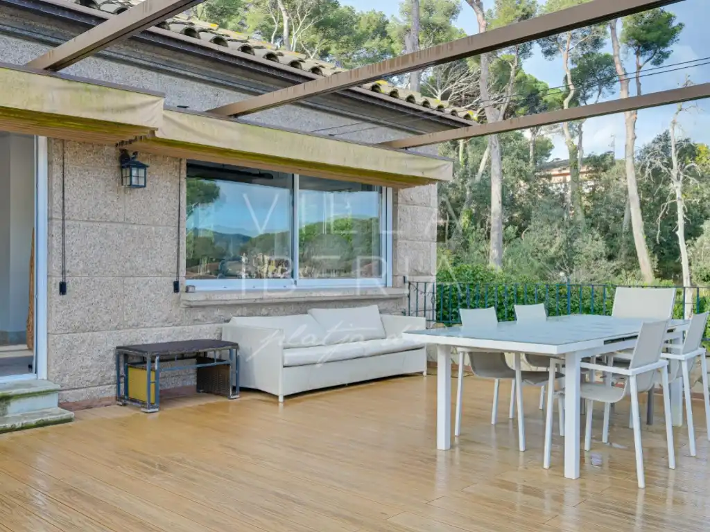 Casa amb piscina en venda a Avenida Pau Casals, imagen 2
