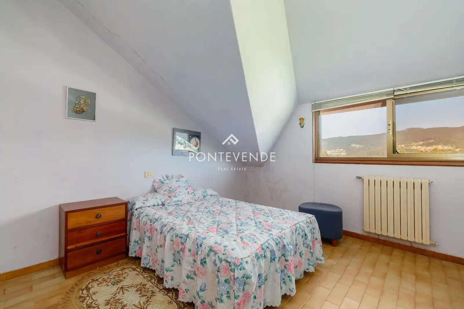 Dormitori de Casa o xalet en venda en Poio amb Terrassa