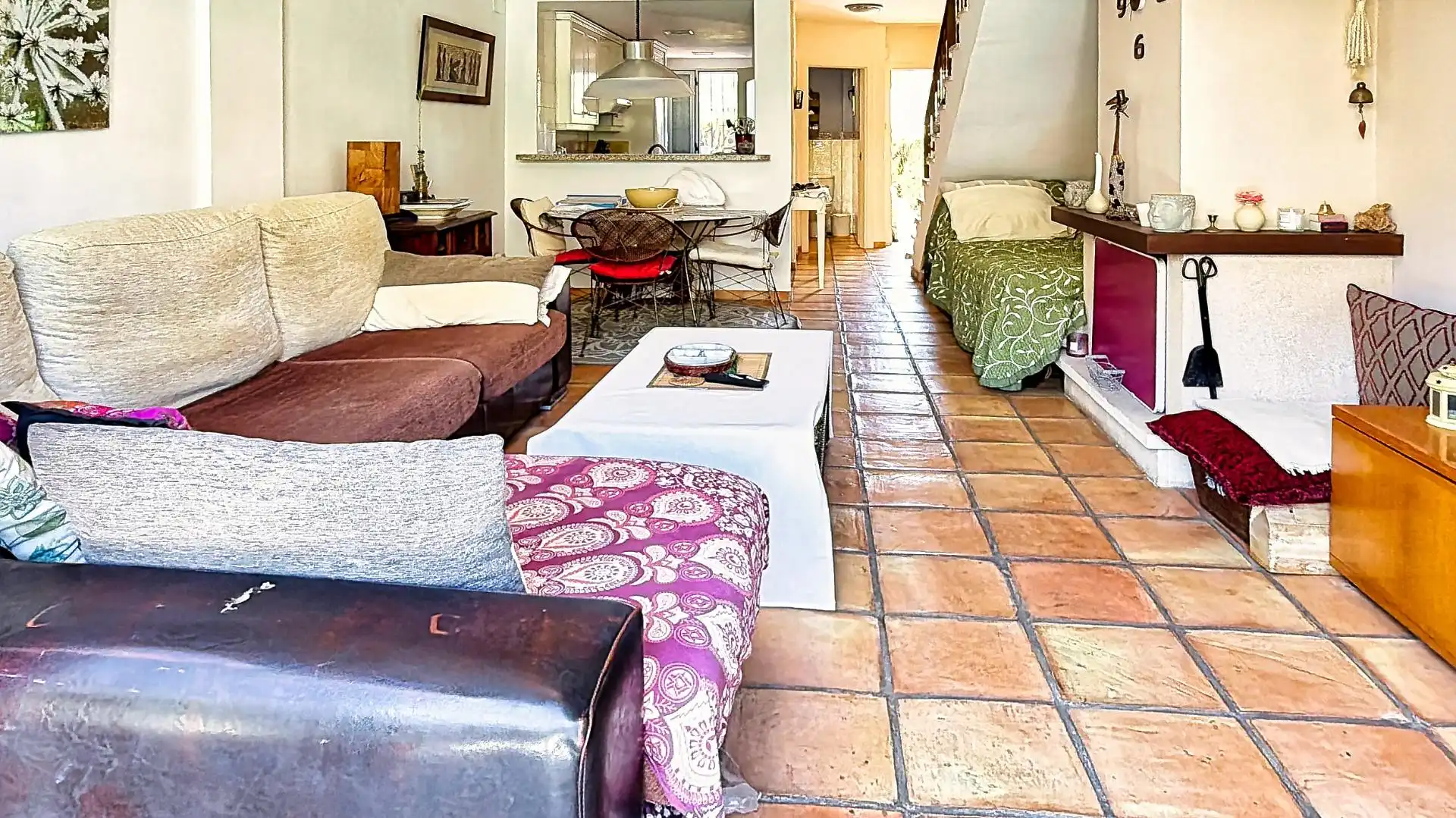 Sala de estar de Casa adosada en venta en Finestrat con Aire acondicionado, Jardín privado y Terraza
