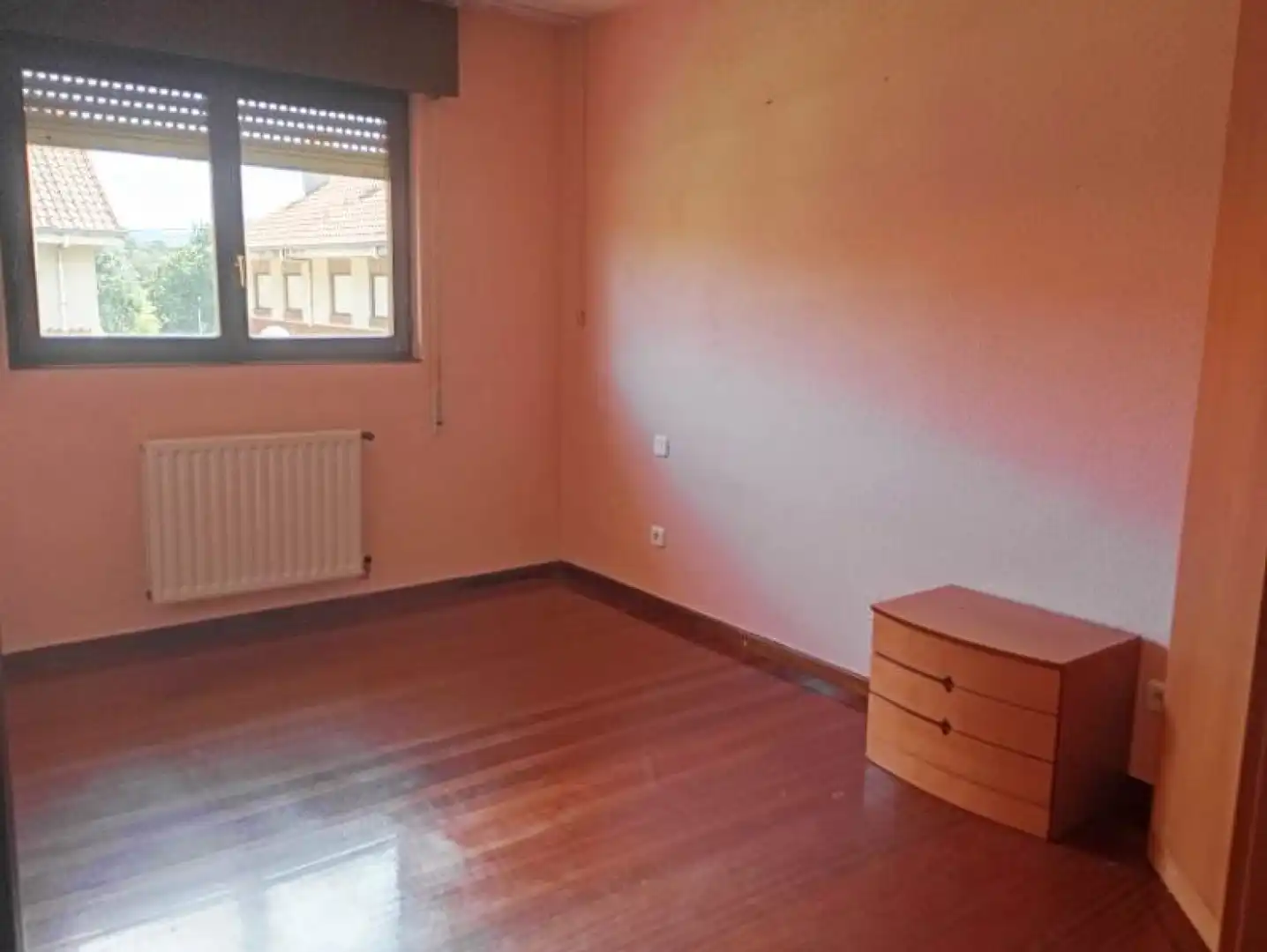 Schlafzimmer von Einfamilien-Reihenhaus zum Verkauf in Reocín mit Heizung und Terrasse