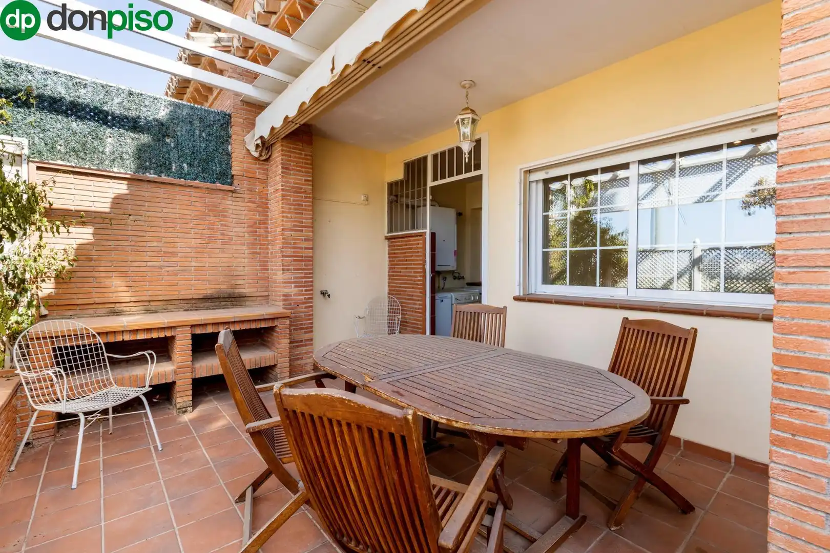Terrasse von Einfamilien-Reihenhaus zum Verkauf in Granada mit Klimaanlage, Heizung und Terrasse