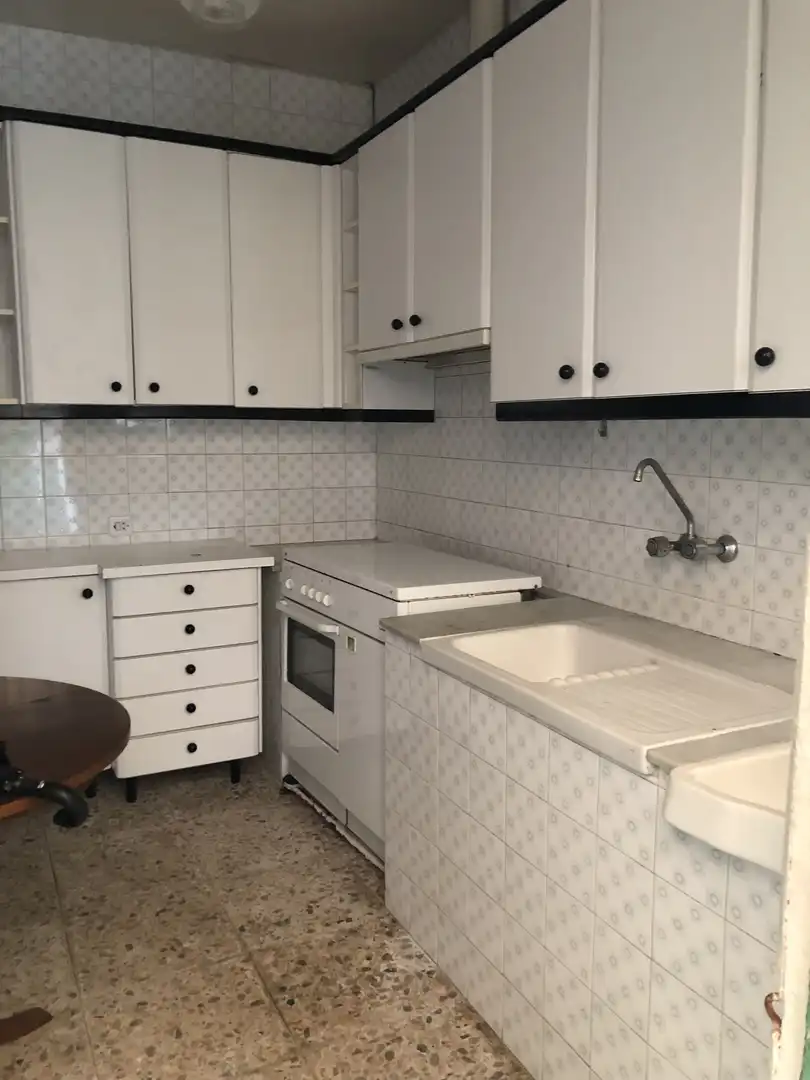 Cuina de Casa o xalet en venda en Betanzos amb Jardí privat, Moblat i Forn