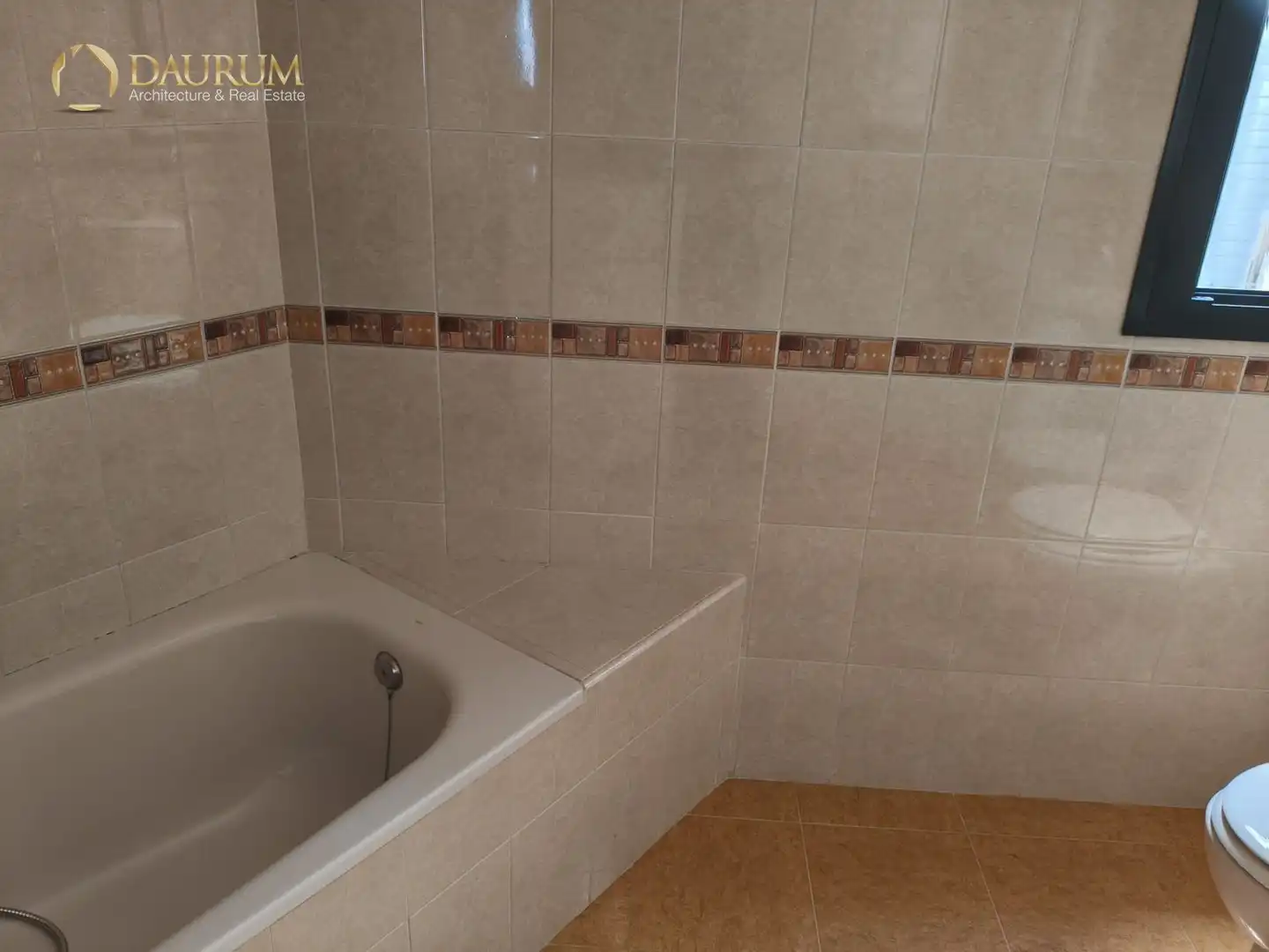 Baño de Piso en venta en Camas con Aire acondicionado, Terraza y Trastero