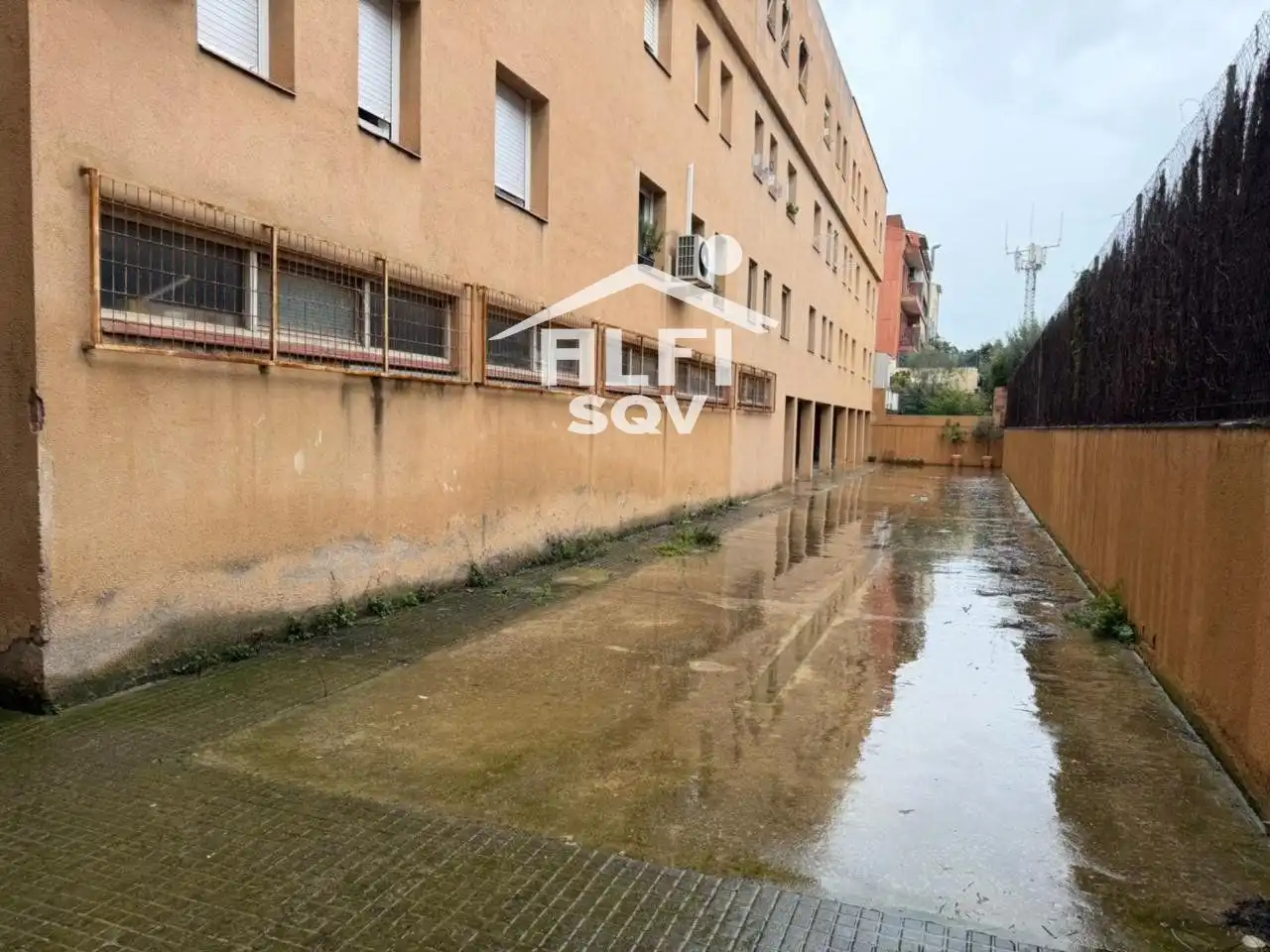 Vista exterior de Local en venda en Sant Quirze del Vallès