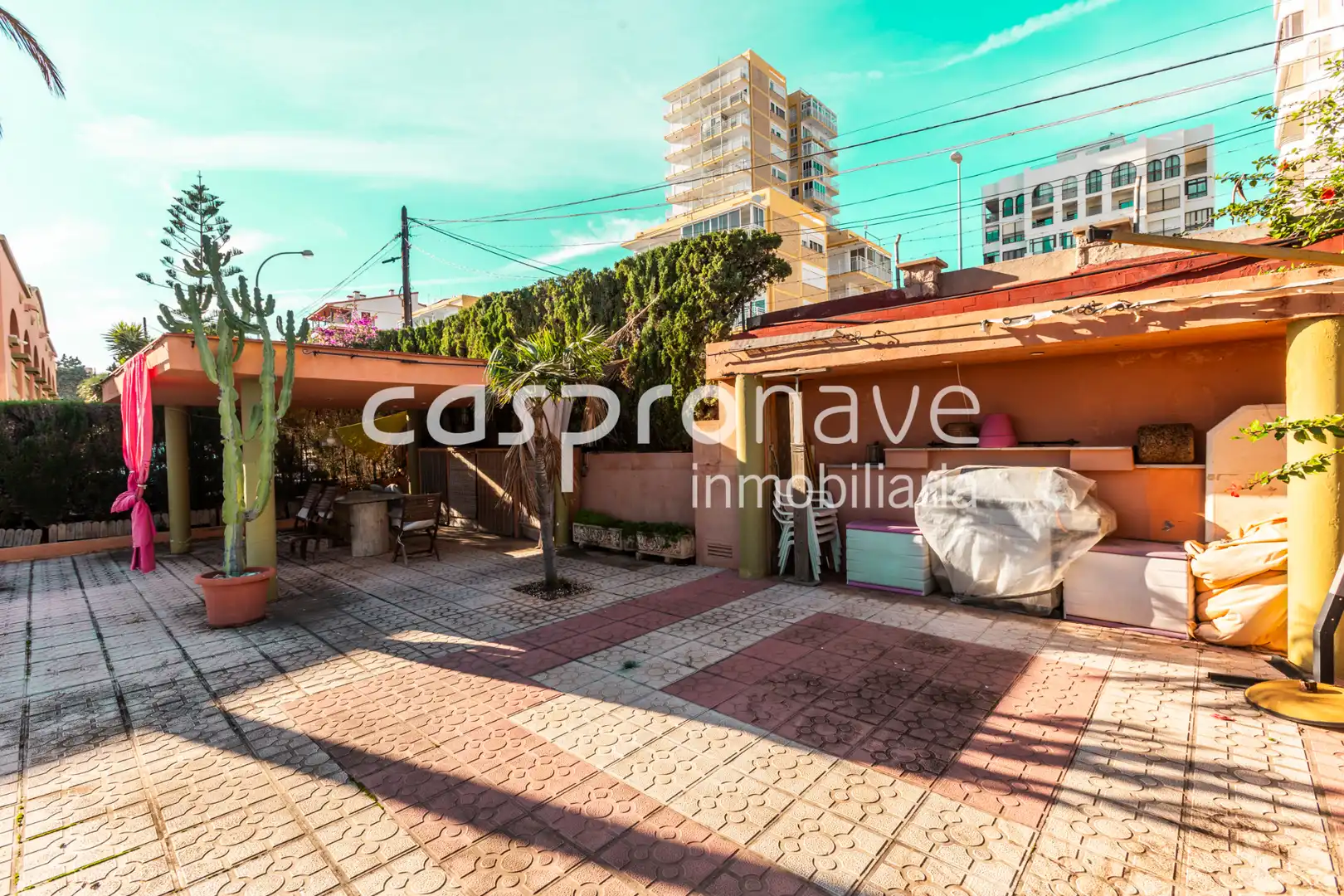Vista exterior de Casa o xalet en venda en Benicasim / Benicàssim amb Calefacció, Jardí privat i Terrassa