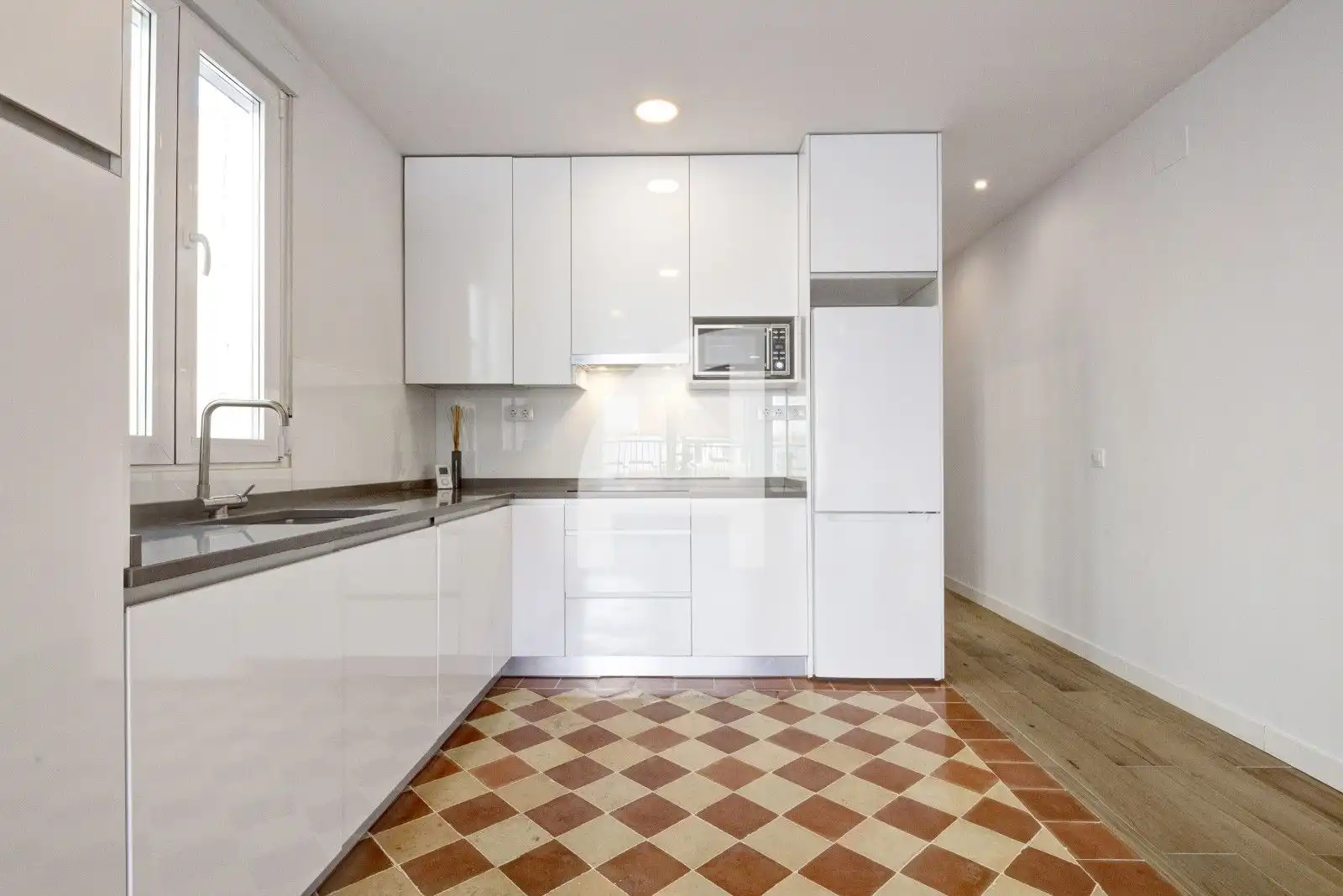Küche von Dachboden zur Miete in Madrid mit Klimaanlage, Heizung und Terrasse