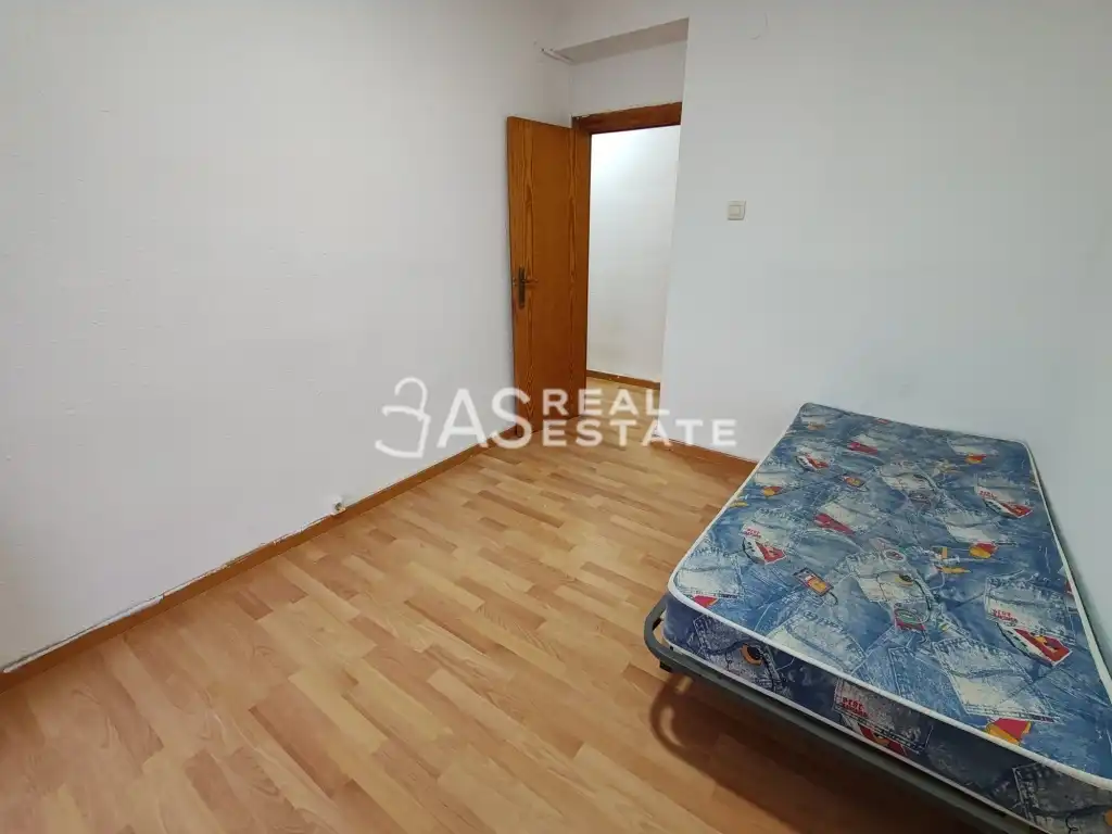 Piso en venta en Alicante / Alacant con Terraza y Amueblado