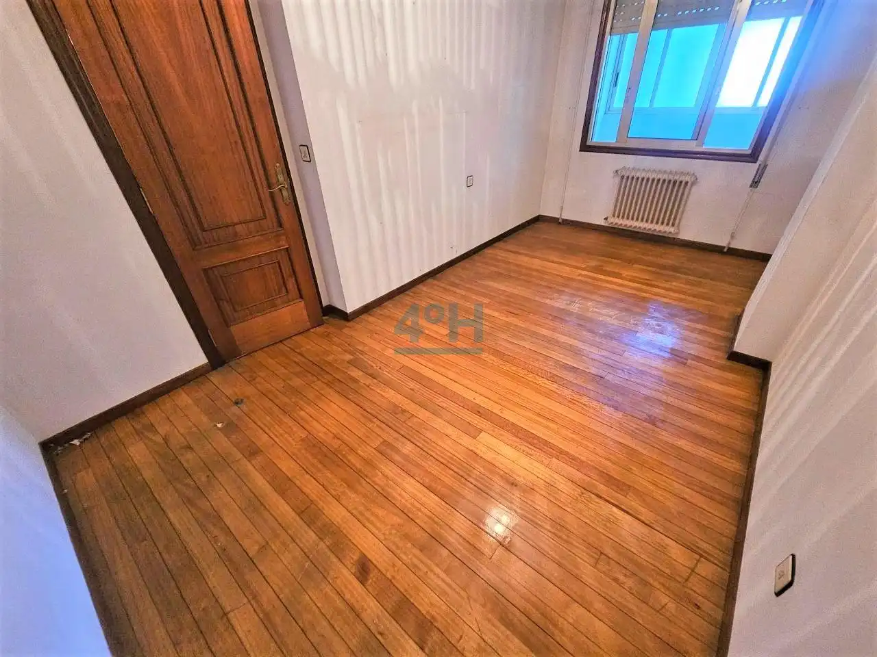 Schlafzimmer von Wohnung zum Verkauf in Ourense Capital  mit Heizung, Parkett und Terrasse