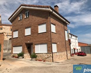 Vista exterior de Casa o xalet en venda en Villaco amb Terrassa i Balcó