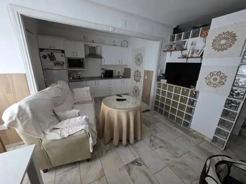 Sala d'estar de Casa o xalet en venda en Plasencia amb Aire condicionat, Jardí privat i Terrassa