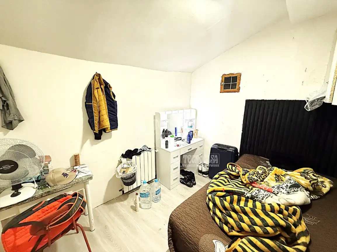 Bedroom of Flat for sale in Cuenca  with Heating