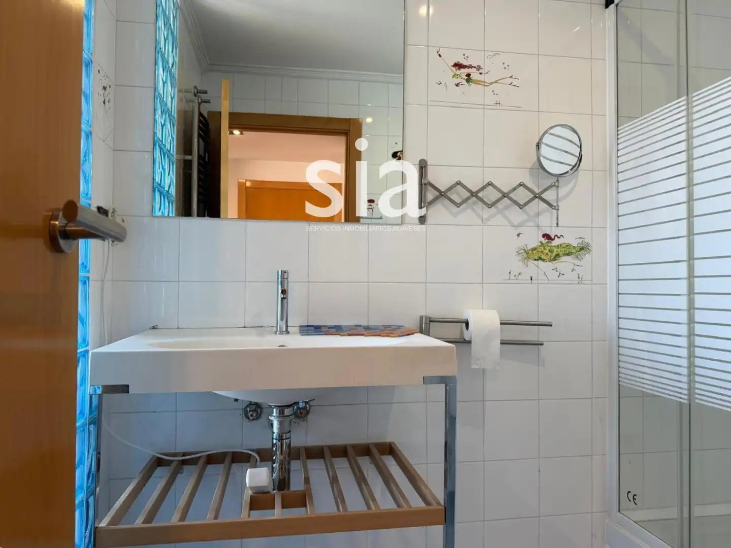 Badezimmer von Dachboden zum Verkauf in Vitoria - Gasteiz mit Heizung, Terrasse und Abstellraum