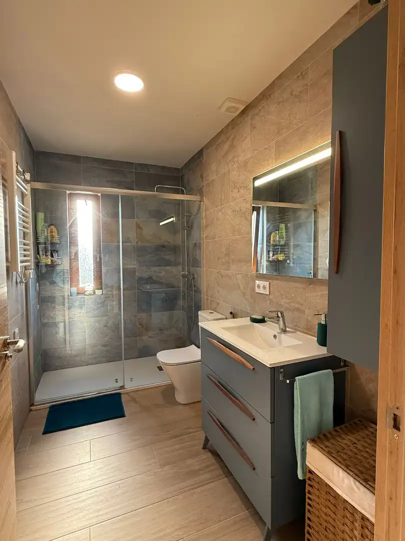 Bathroom of Houses for rent in Ferrol  with Private garden, Terrace and Furnished