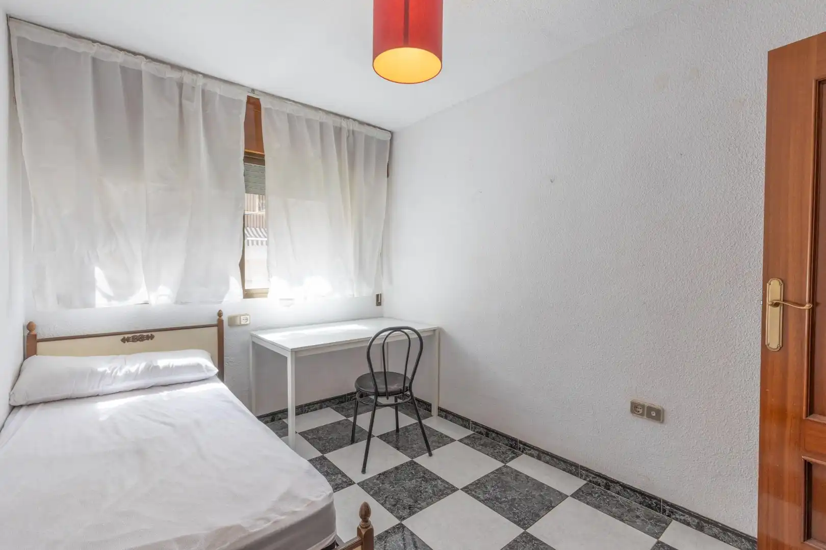 Habitación de Piso en venta en Granada con Aire acondicionado, Calefacción y Balcón