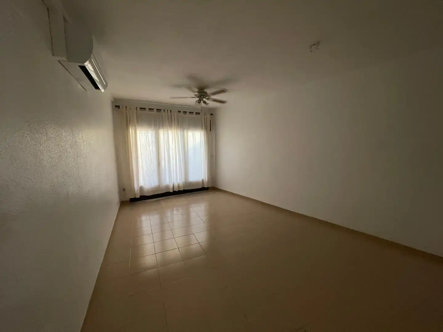 Apartament en venda en Empuriabrava amb Aire condicionat, Calefacció i Jardí privat