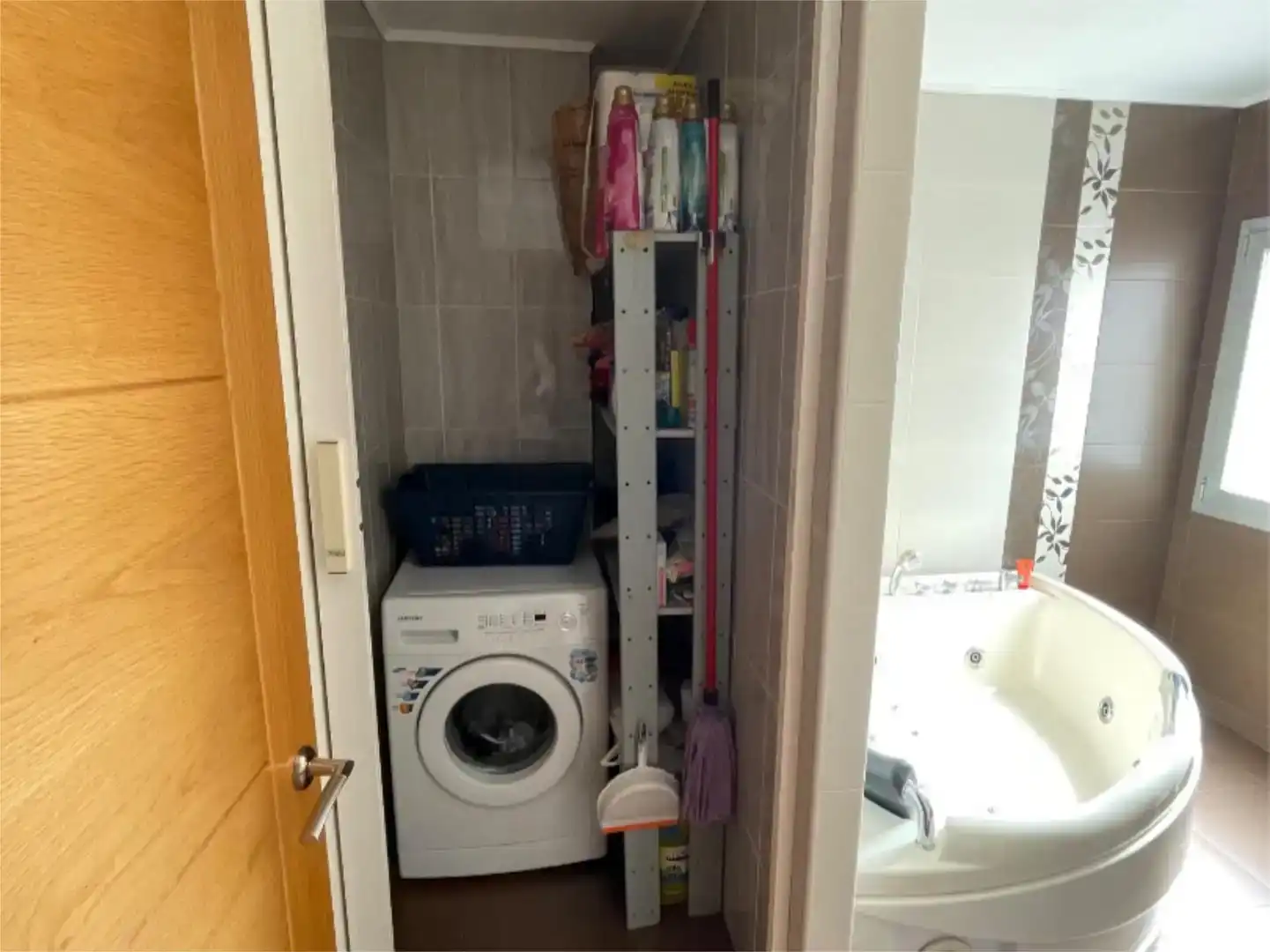Badezimmer von Wohnung zum Verkauf in  Lleida Capital mit Klimaanlage und Terrasse