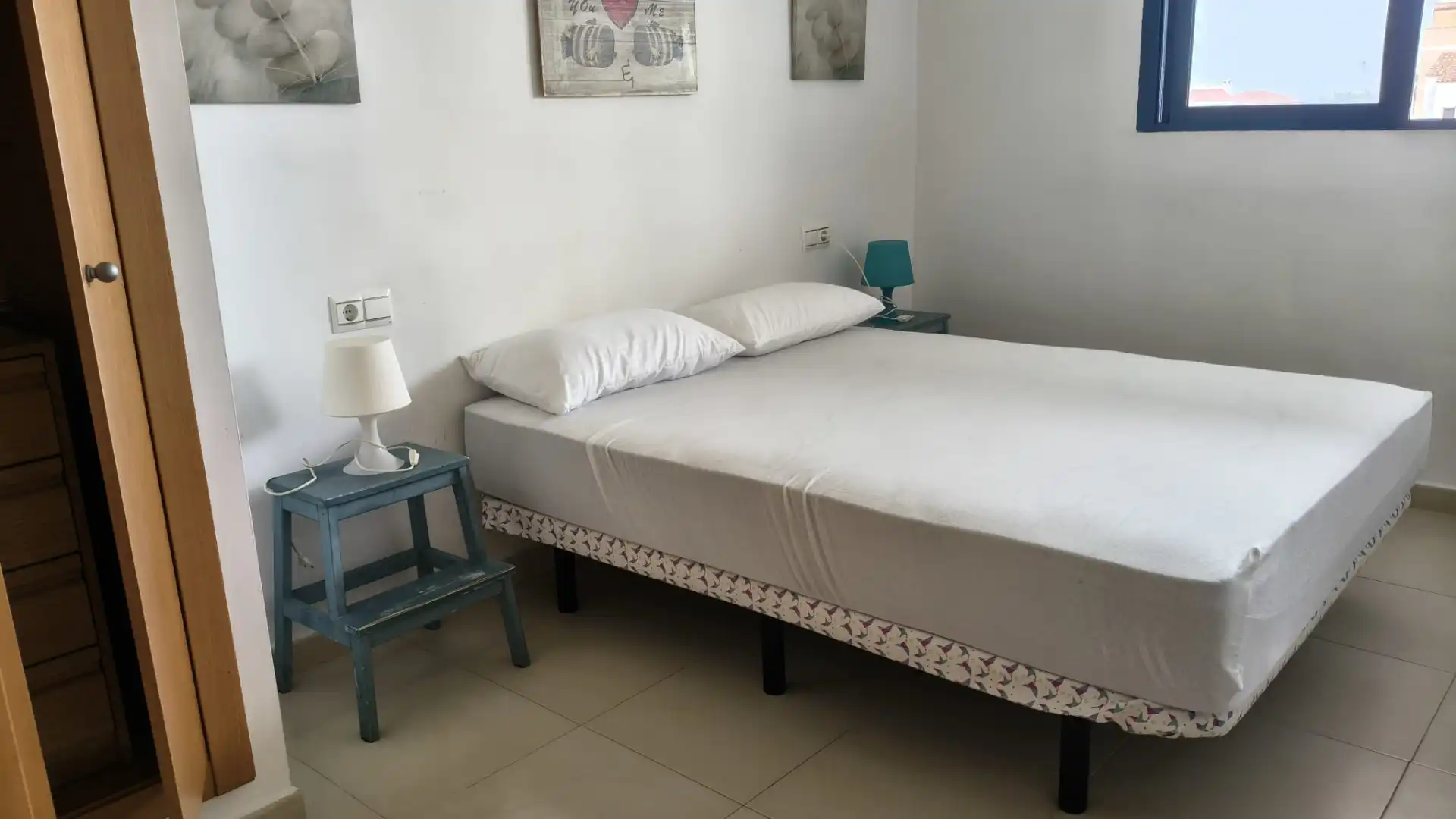 Habitación de Apartamento de alquiler en Moncofa con Terraza, Amueblado y Horno