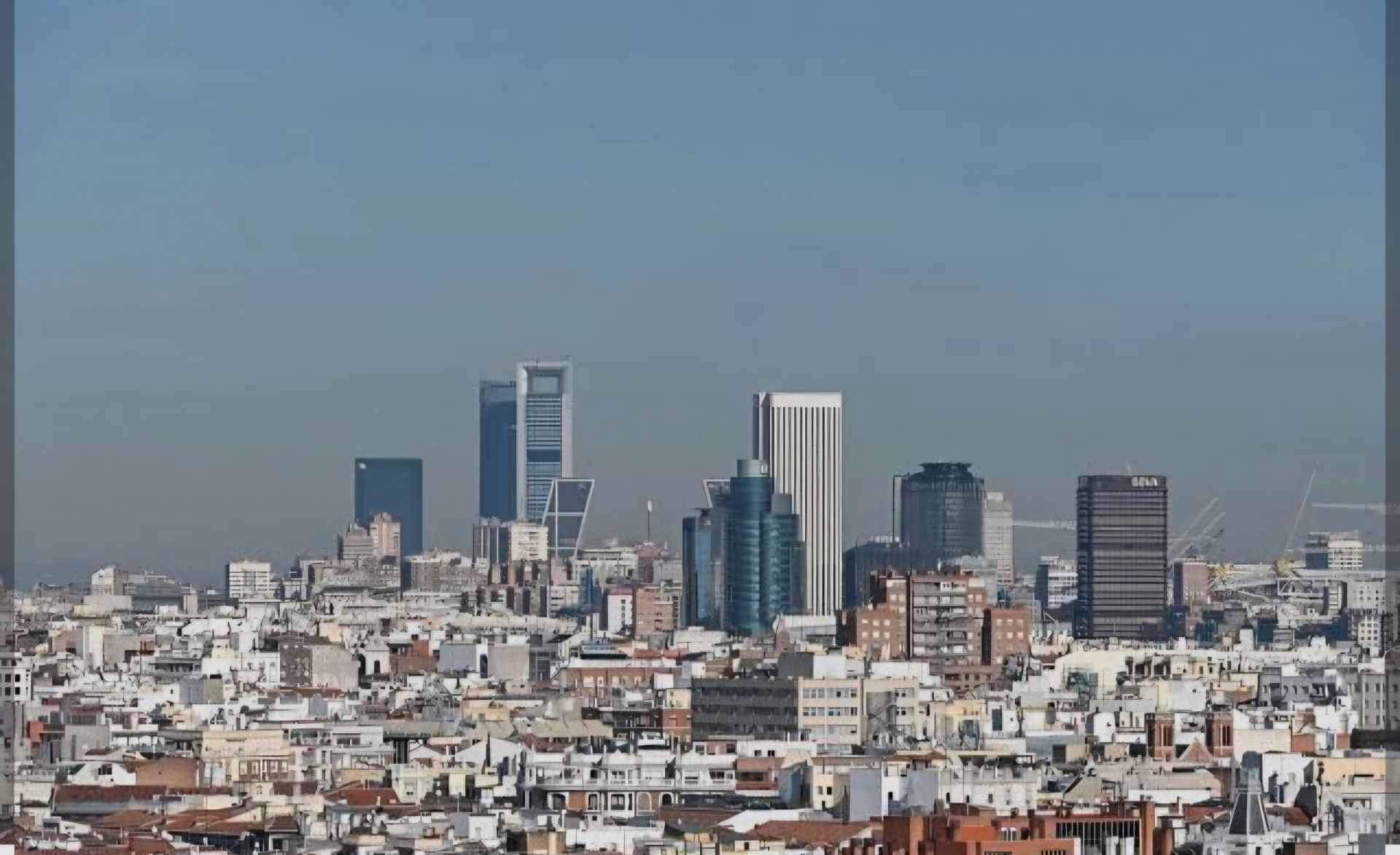 Exterior view of Building for sale in  Madrid Capital  with Alarm