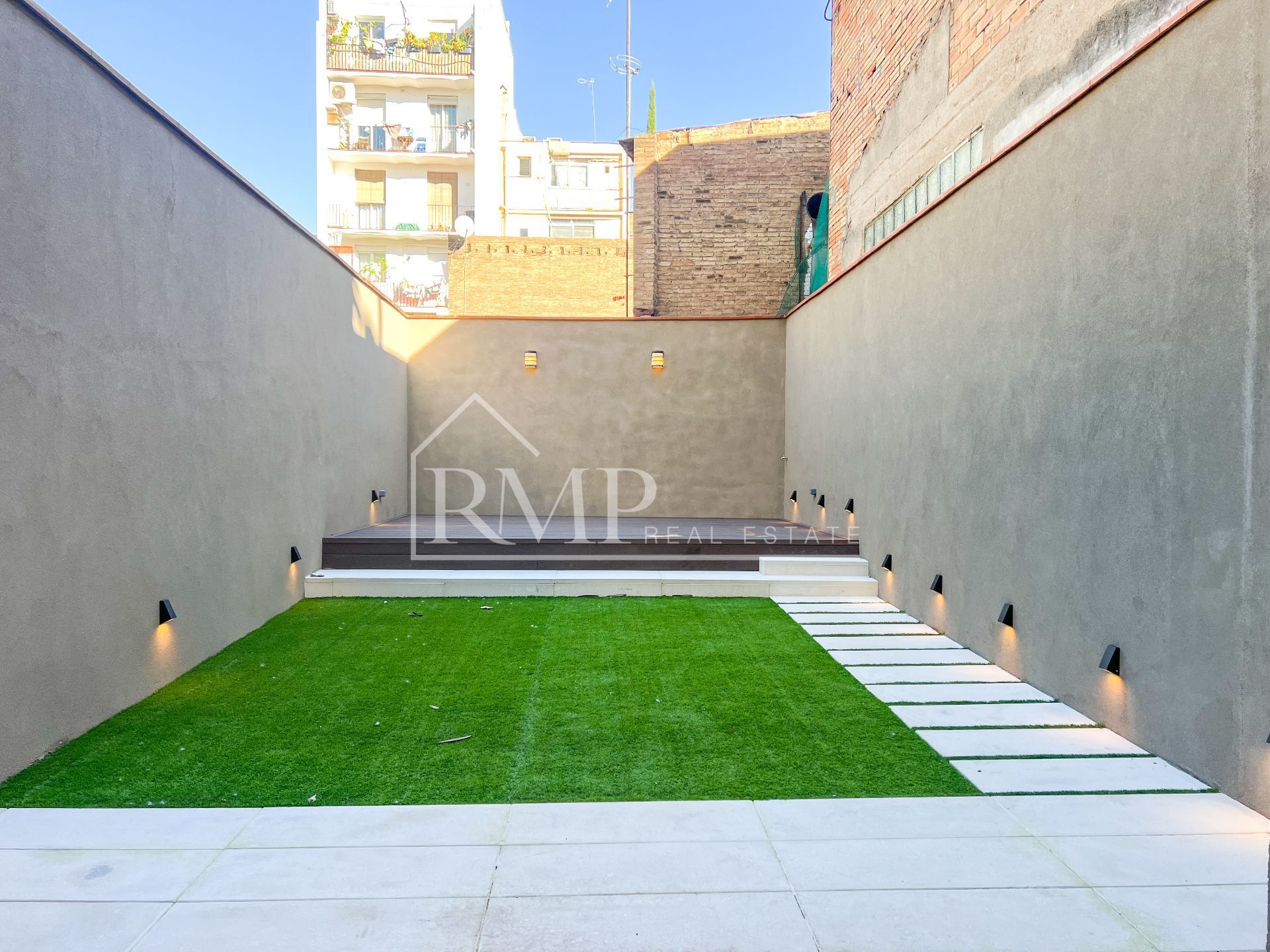 Terrace of Flat for sale in  Barcelona Capital  with Air Conditioner, Heating and Private garden