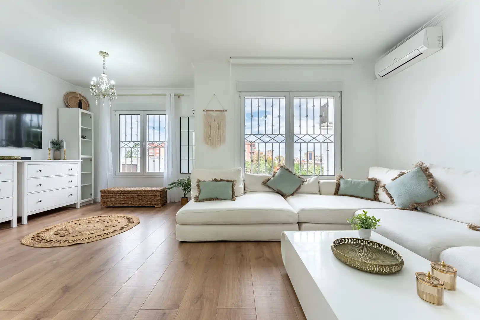 Living room of Houses for rent in Fuengirola  with Air Conditioner, Terrace and Swimming Pool