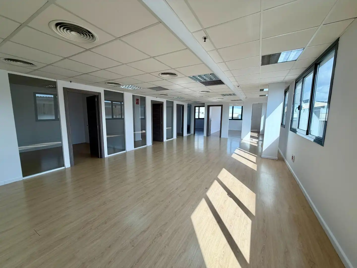 Office space to rent in Nord, imagen 4