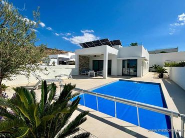 Villa con piscina in vendita a Benijófar