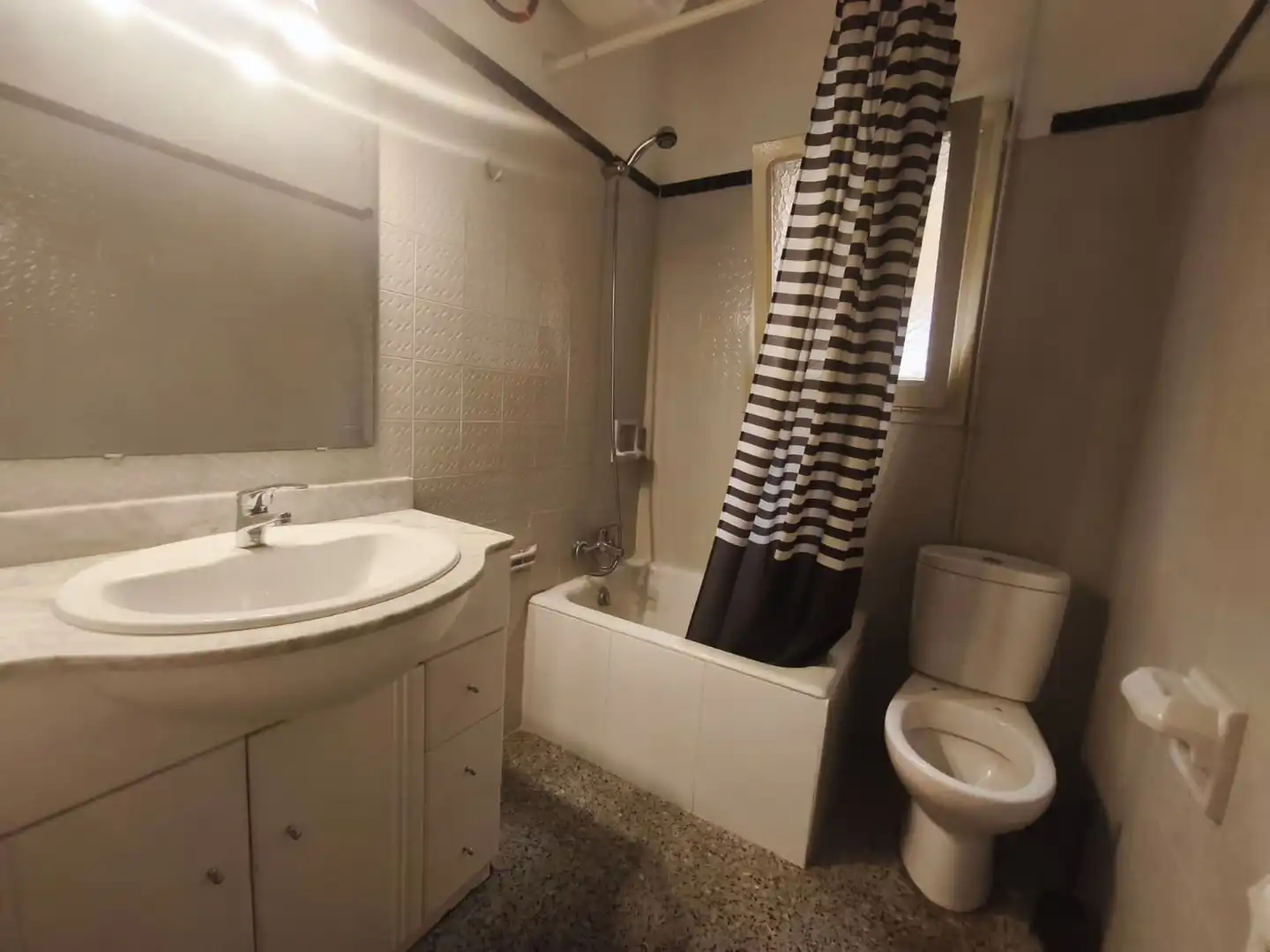 Badezimmer von Haus oder Chalet zum Verkauf in Blanes mit Heizung, Privatgarten und Terrasse