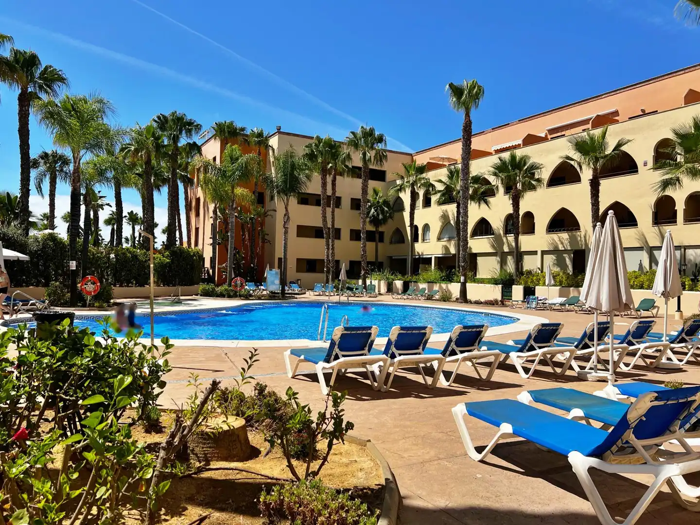 Piscina de Casa adosada en venta en Ayamonte con Aire acondicionado, Calefacción y Terraza