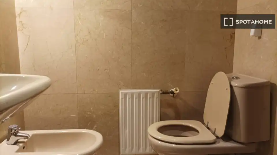 Bany de Apartament per a compartir en Madrid amb Aire condicionat, Calefacció i Terrassa