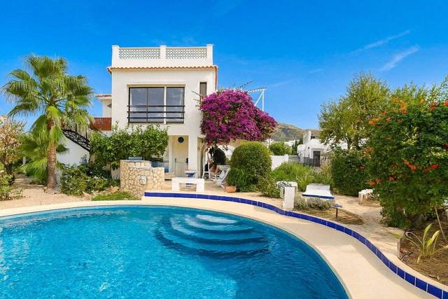 Casa-chalet en Venta en Pueblo - Urbanizaciones