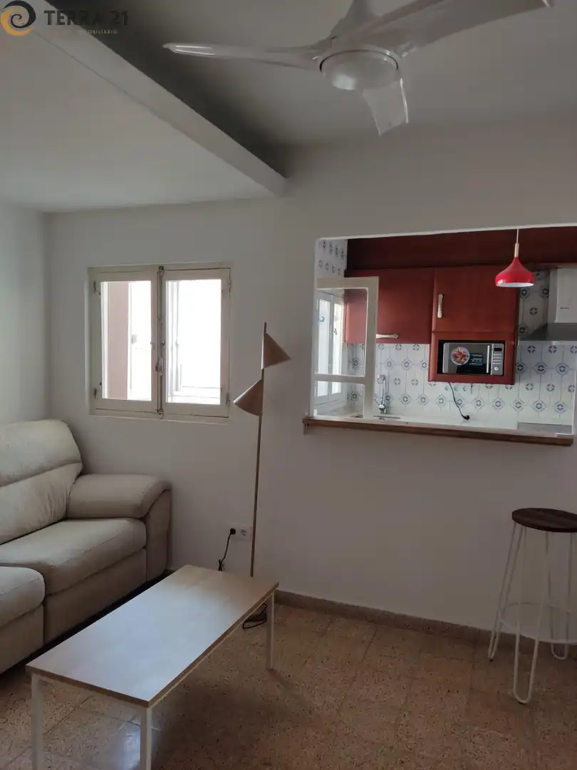 Sala d'estar de Pis per a compartir en Jaén amb Moblat i Balcó