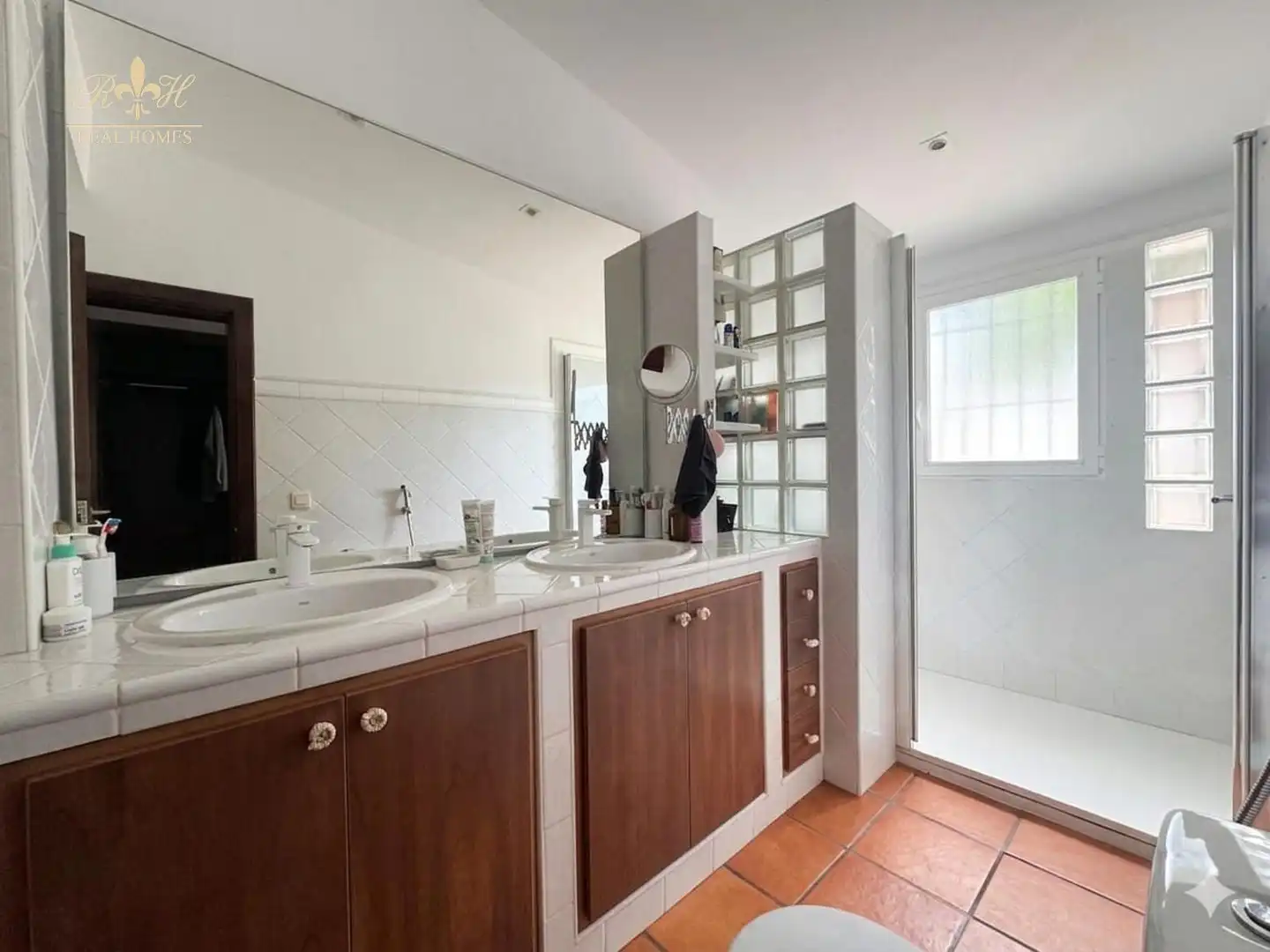 Badezimmer von Haus oder Chalet zum Verkauf in L'Alfàs del Pi mit Klimaanlage und Schwimmbad
