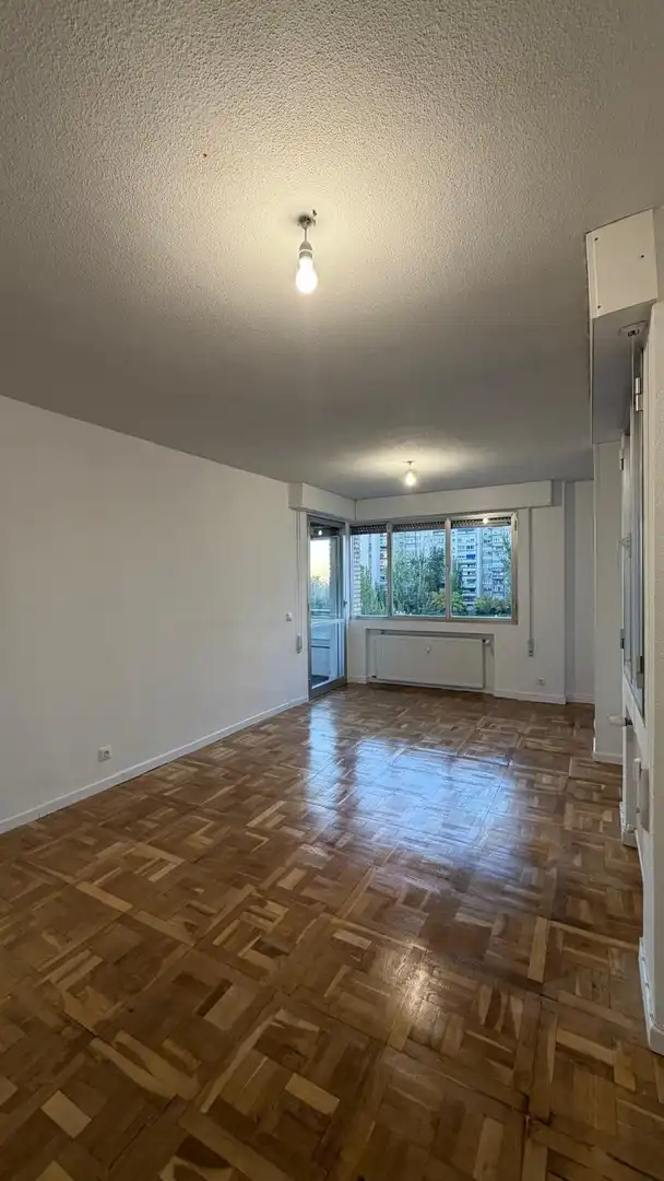 Wohnzimmer von Wohnung zur Miete in Fuencarral - El Pardo