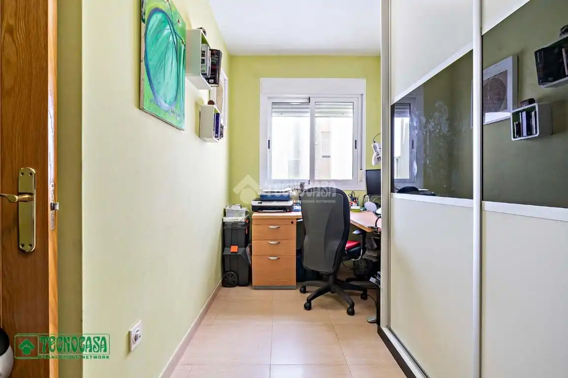 Wohnung zum Verkauf in Roquetas de Mar mit Klimaanlage