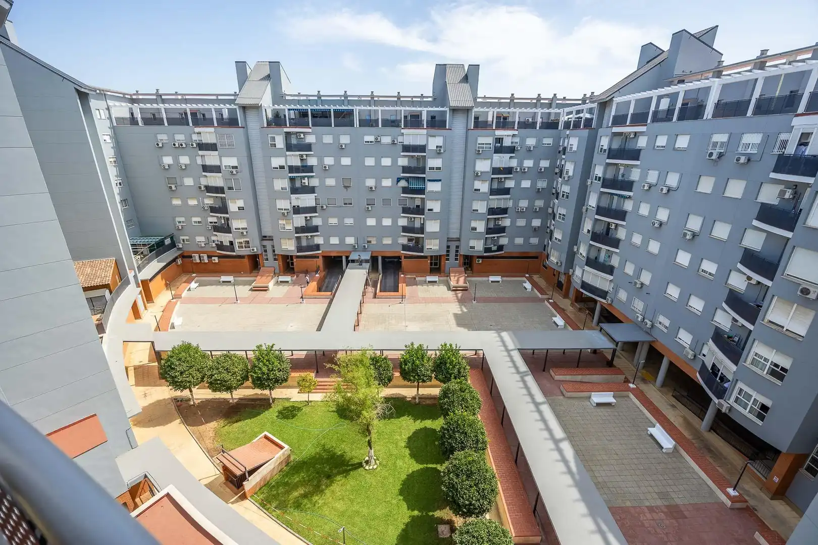 Vista exterior de Piso en venta en Sevilla con Aire acondicionado, Amueblado y Balcón