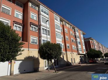 Wohnung mit Aufzug zum Verkauf in Calle Esla 26