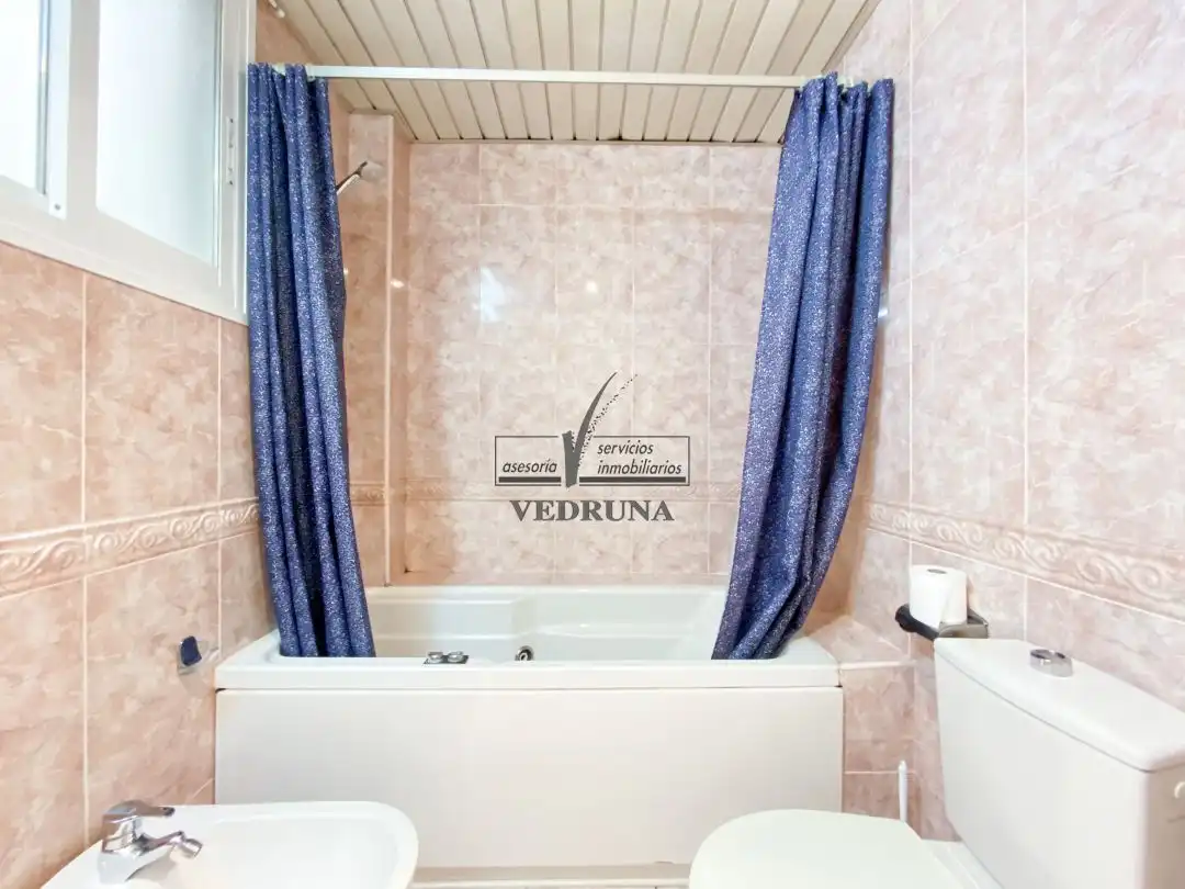 Flat for rent in Calle La Paz, Paseo Sagasta