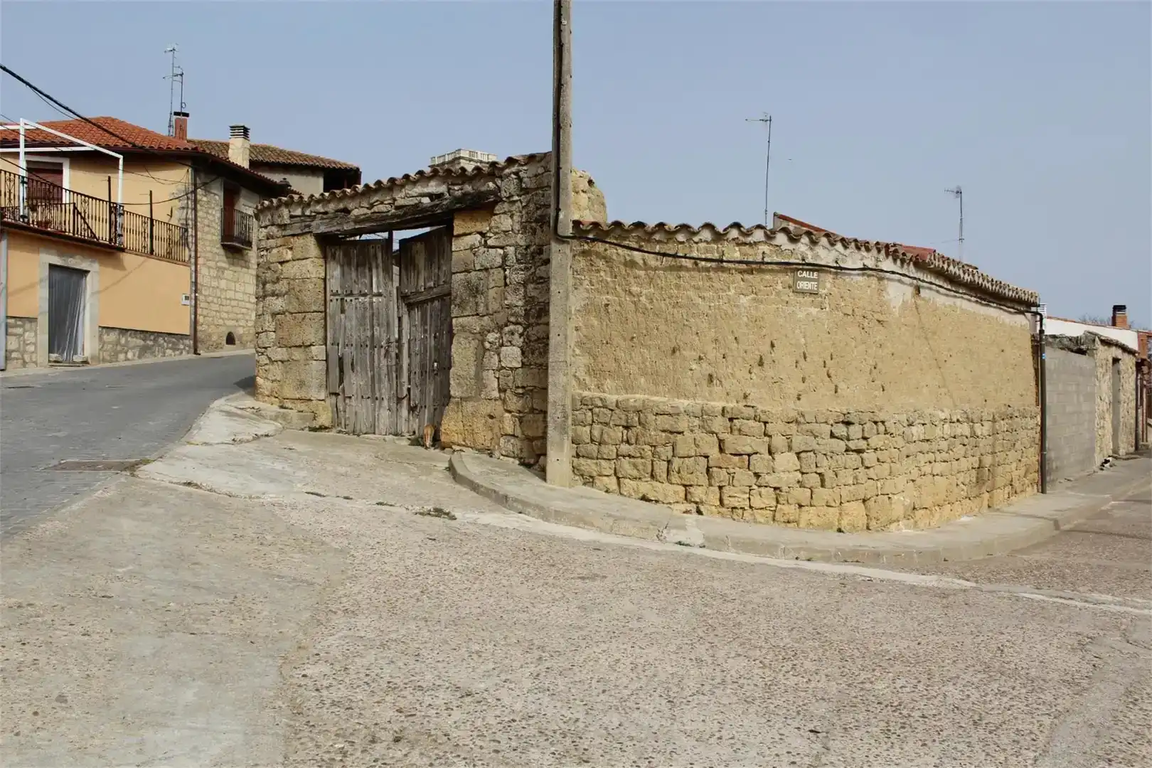 Vista exterior de Terreno en venta en Valdenebro de los Valles