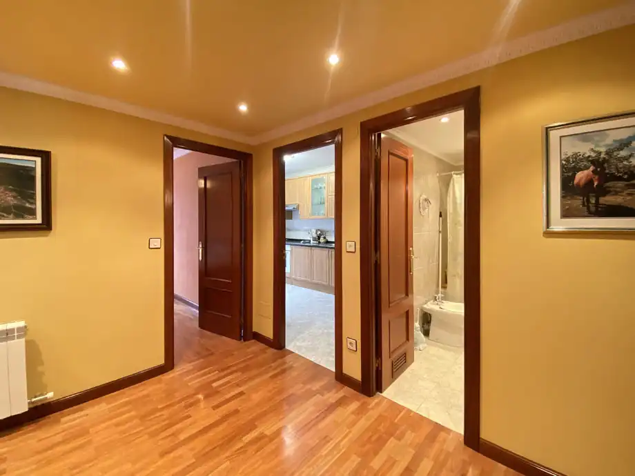 Piso en venta en Vitoria - Gasteiz con Calefacción, Parquet y Terraza