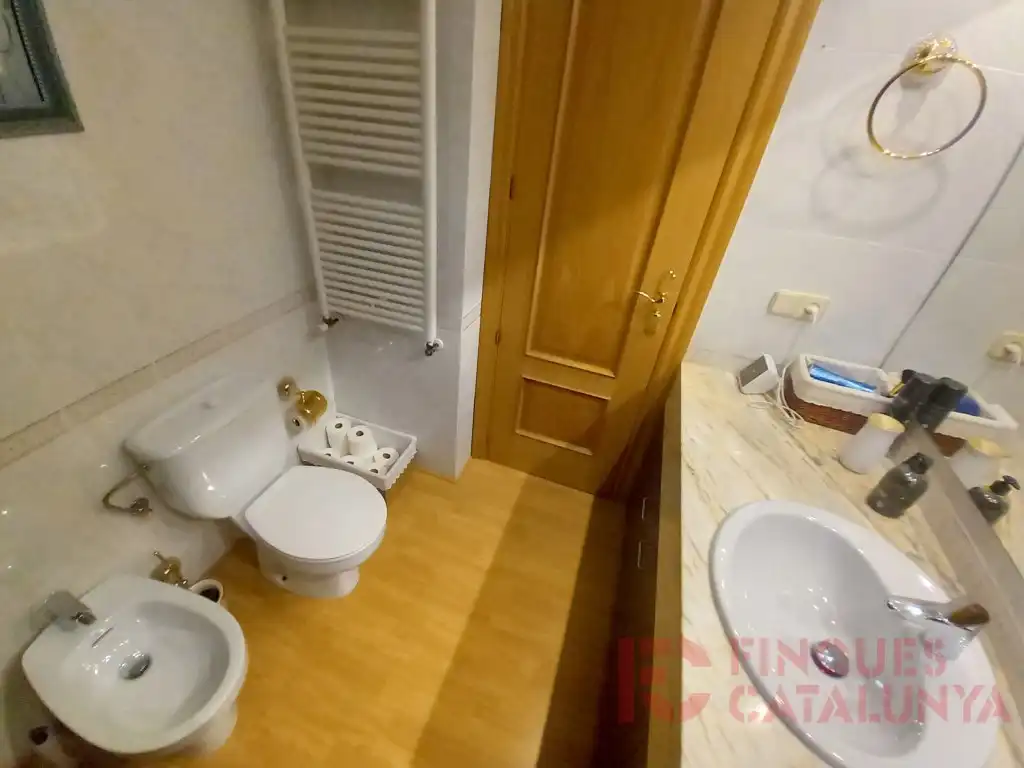 Bany de Pis en venda en Girona