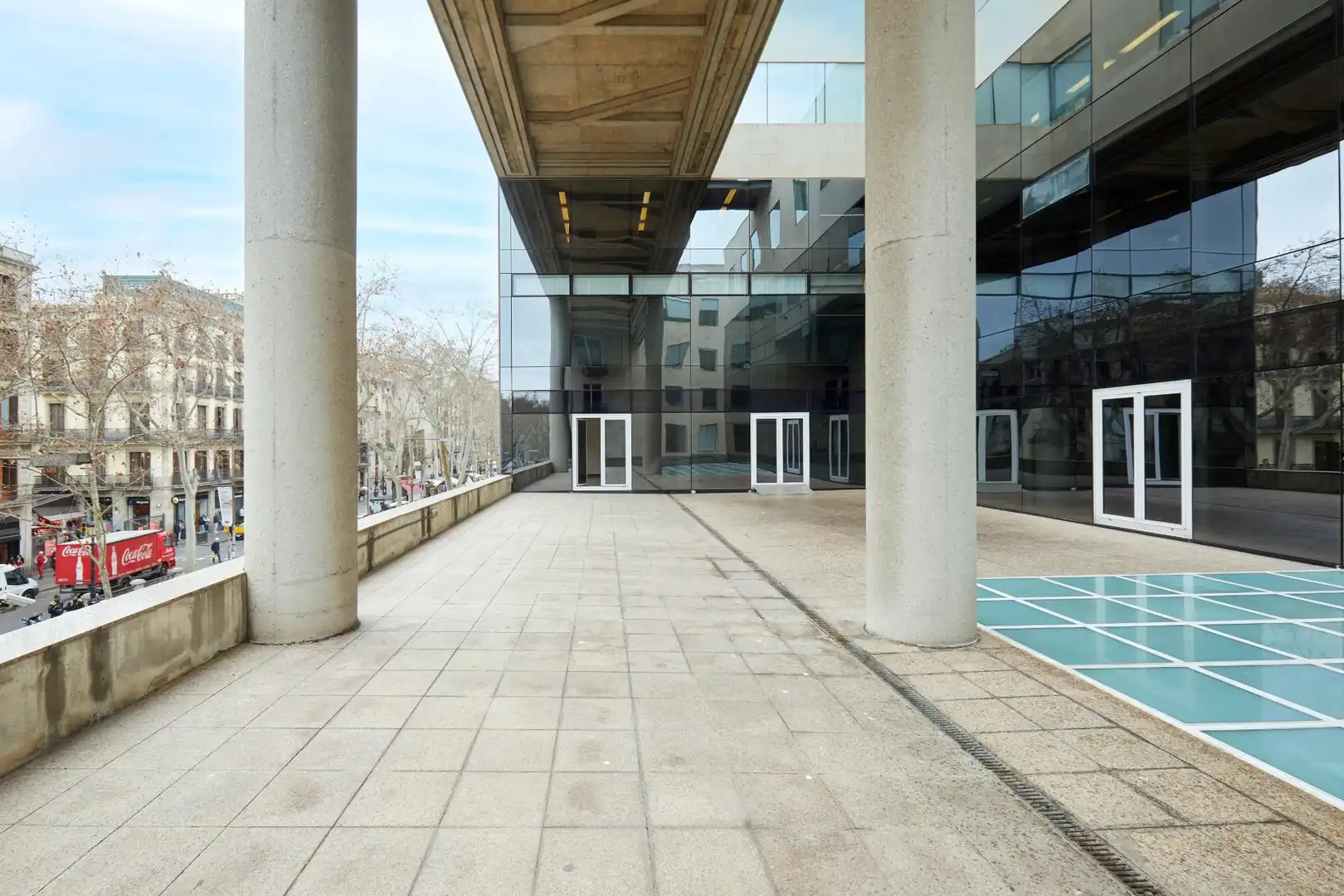 Vista exterior de Oficina de lloguer en Barcelona amb Aire condicionat i Terrassa