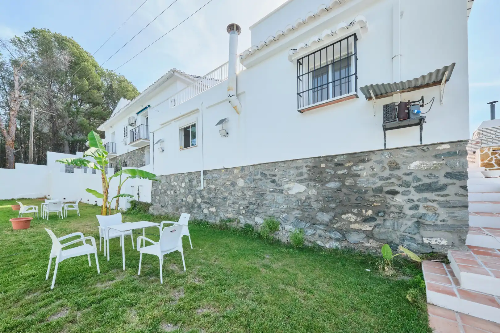 Vista exterior de Casa o chalet en venta en Almuñécar con Aire acondicionado, Terraza y Piscina