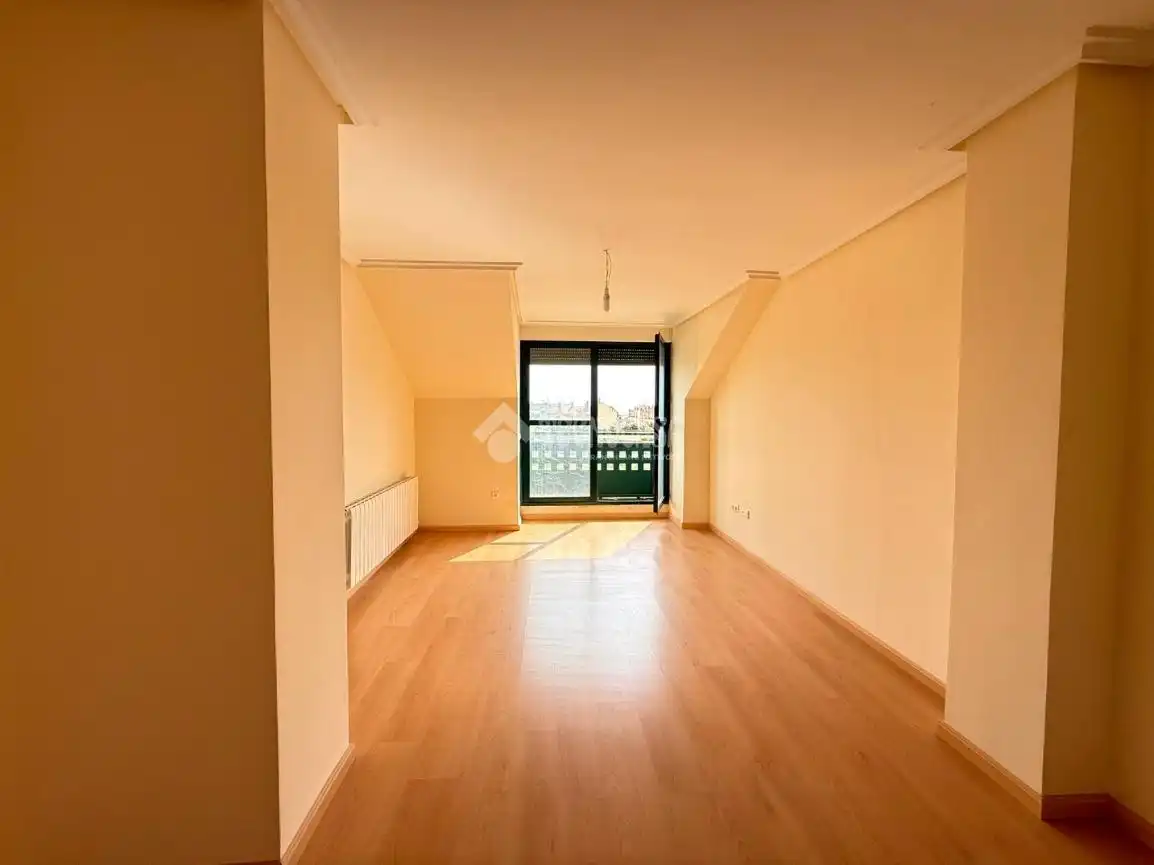 Ático en venta en Villanubla con Calefacción, Parquet y Terraza